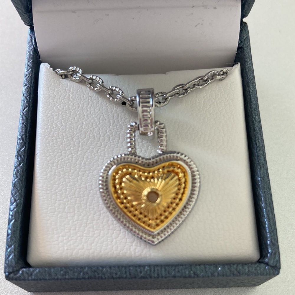 NWOT - Diamonds International Diamond Heart Necklace*